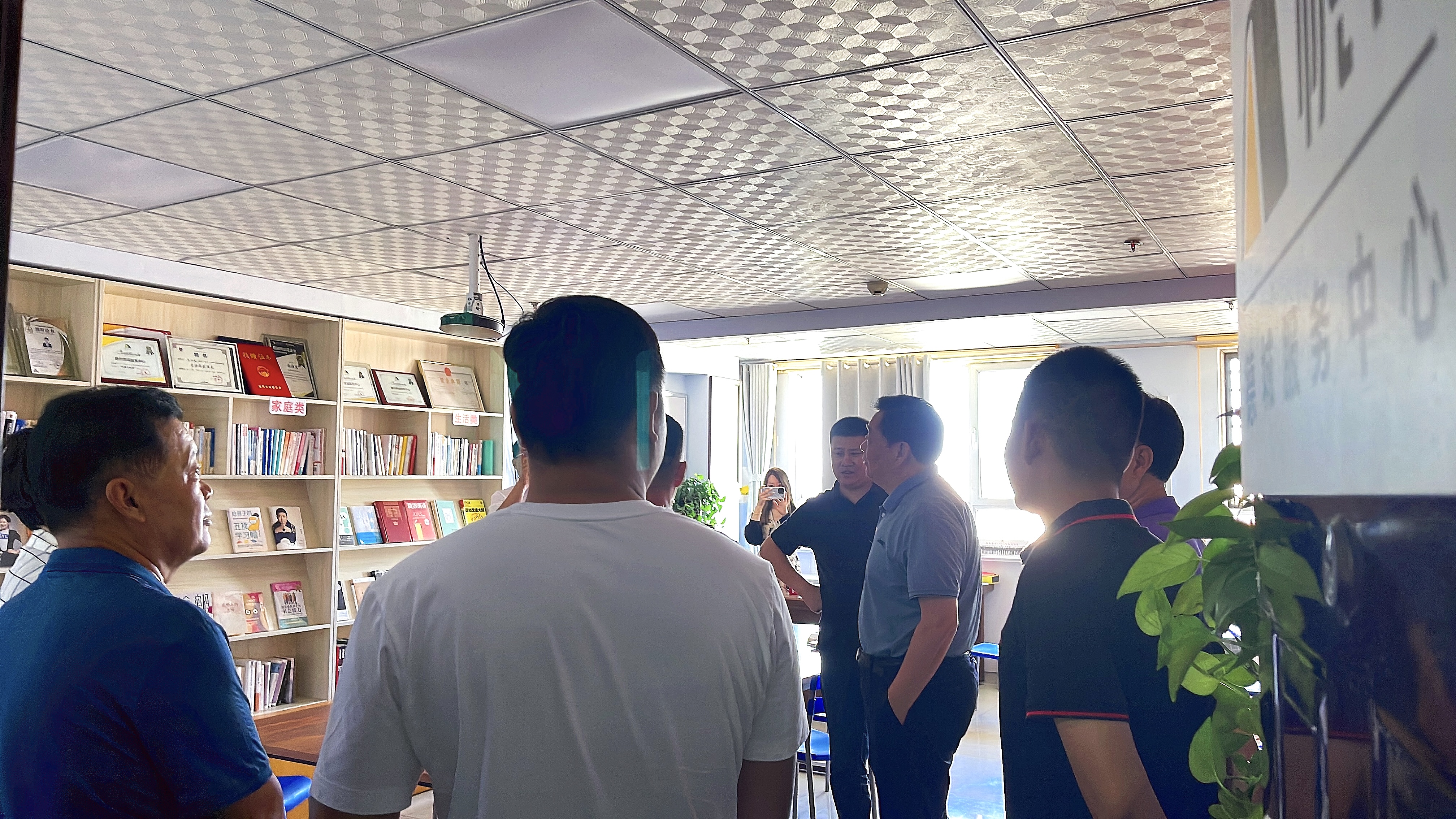 热烈欢迎健康协会领导莅临我司参观指导(图4)